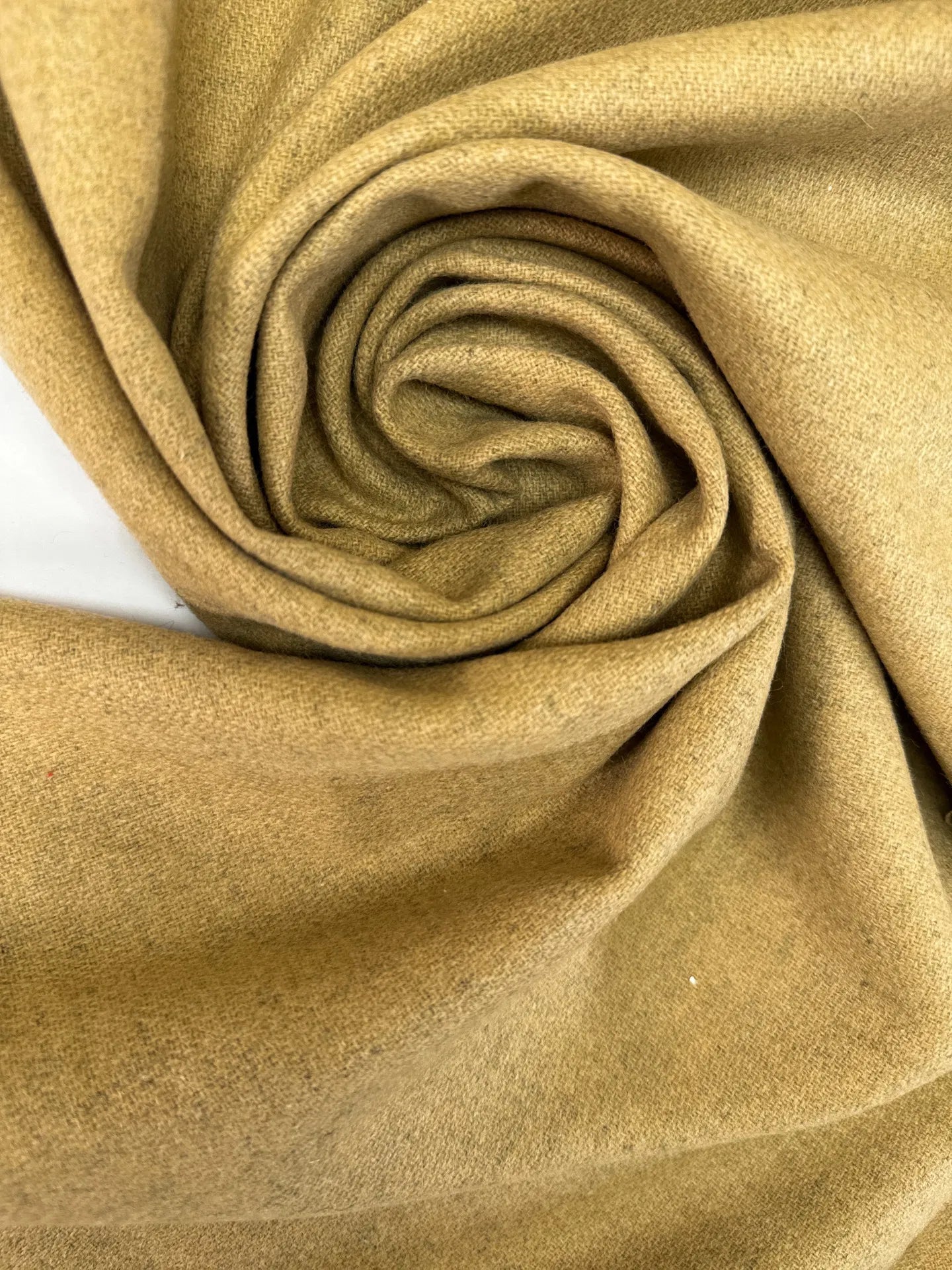Italian tweed suiting fabric | 44% polyester | 38% acrylic | 18% wool | 245 g/m² | 162 cm