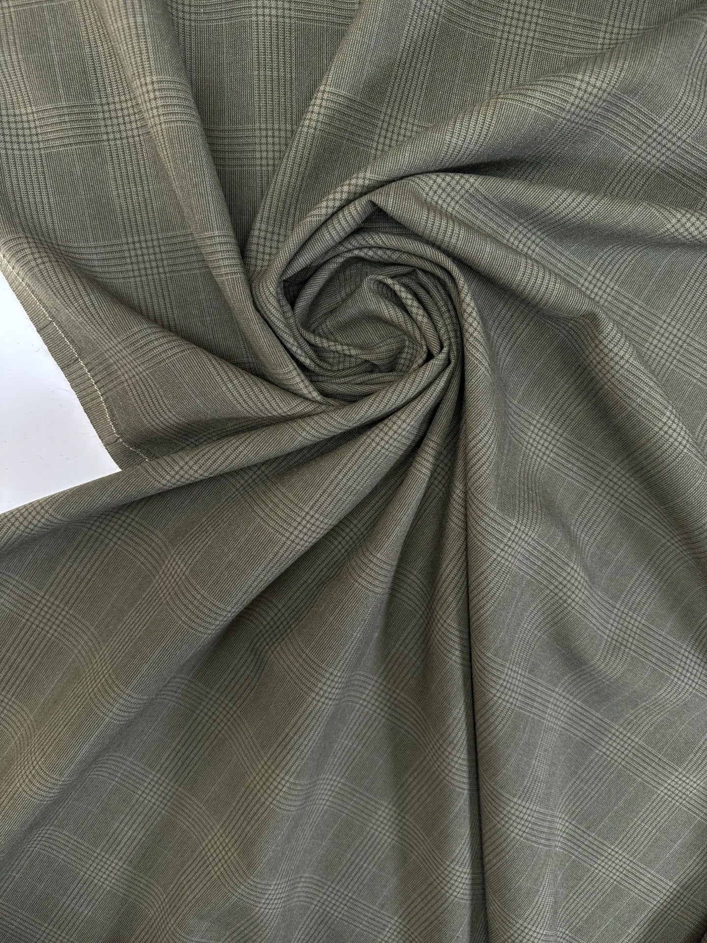 Italian tweed suiting fabric | 63% wool | 37% polyester | 200 g/m² | 150 cm