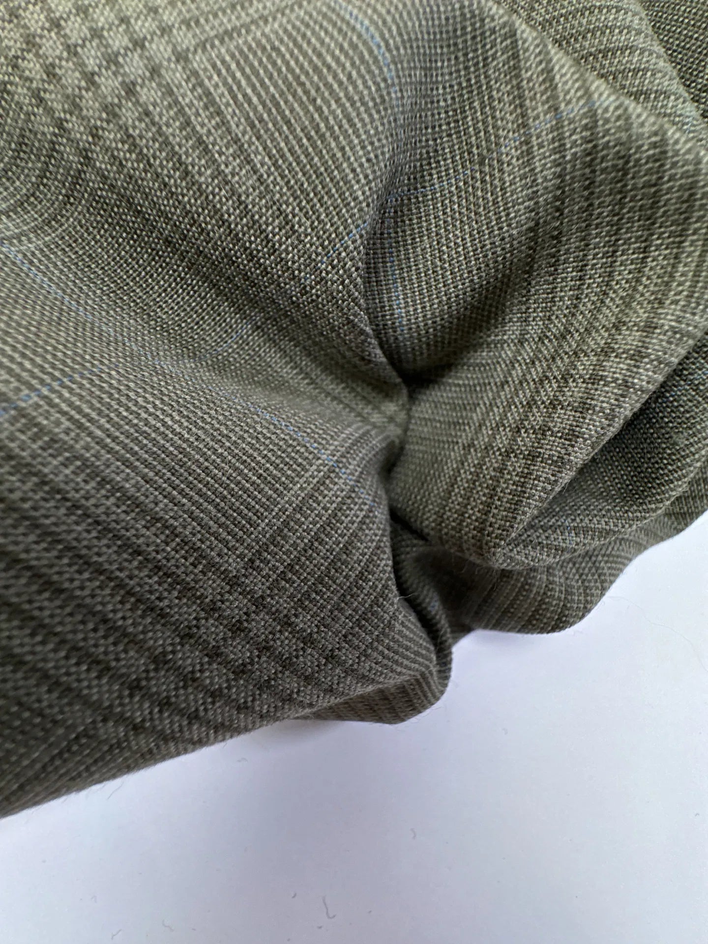Italian tweed suiting fabric | 63% wool | 37% polyester | 200 g/m² | 150 cm