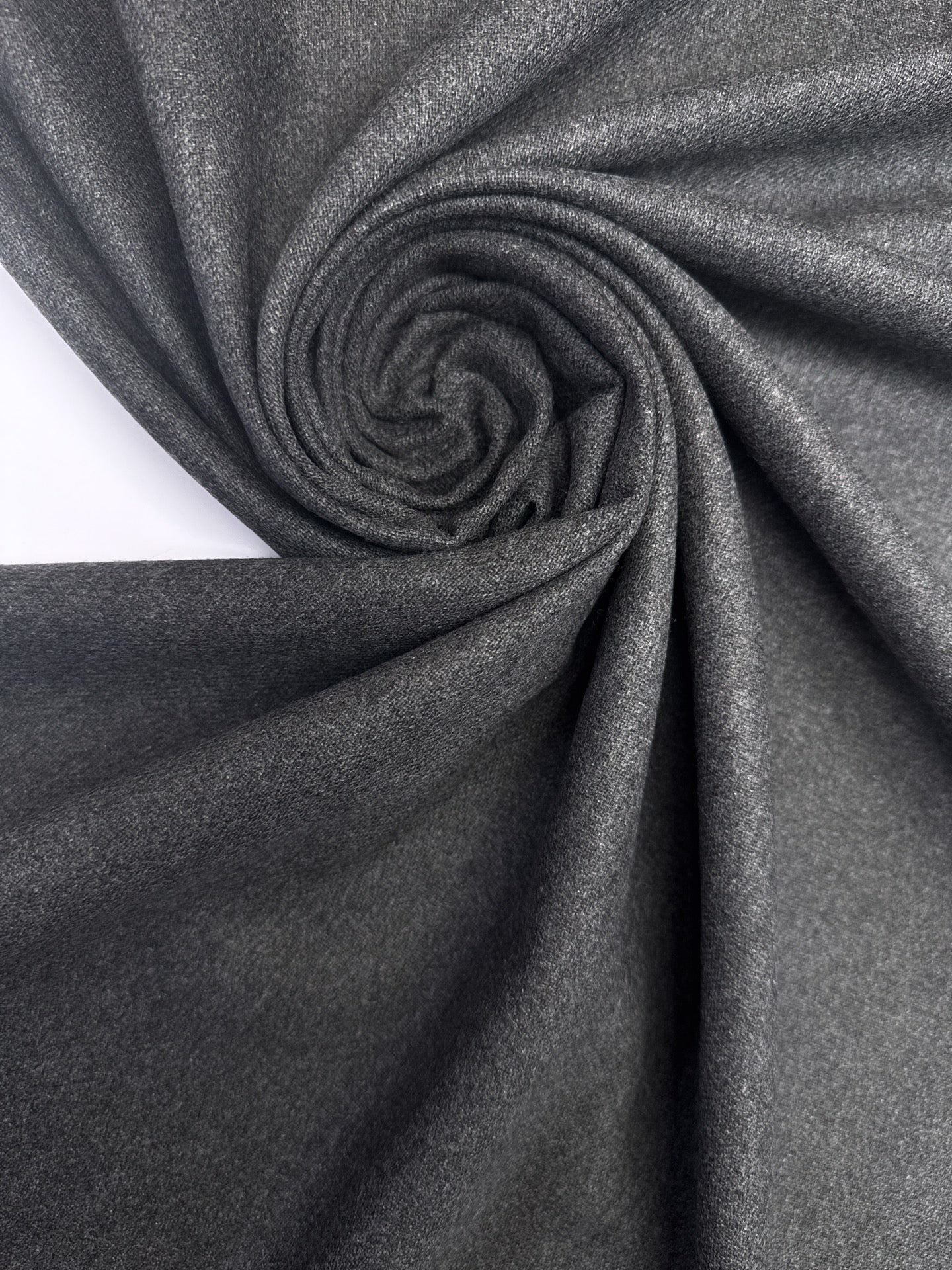 alt
Image of Italian wool fabric in gray, twill weave, thicker fabric for suits and outerwear, 275 g m2 – available at Šarlotes audumi