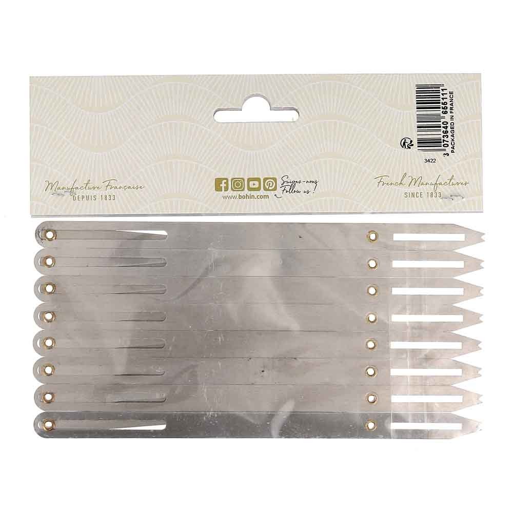 Extendable measuring ruler for placing buttonholes and buttons Bohin