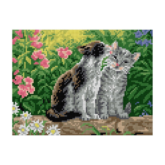 Obraz kanwy do haftu z nadrukowanym wzorem – Koty w kwiatowym ogrodzie, 18 × 24 cm – dostępny online w Šarlotes audumi