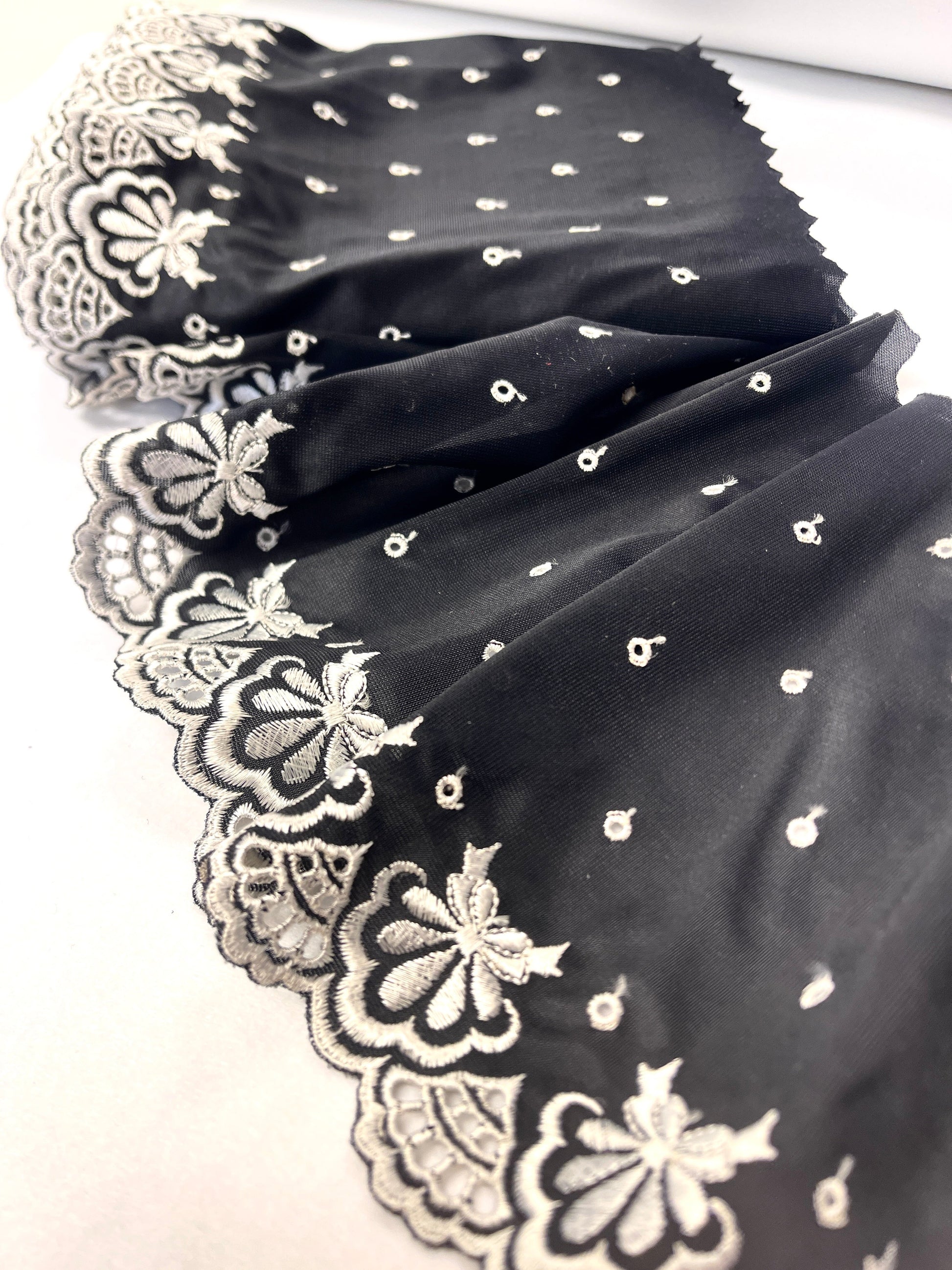 Image of embroidered lace, 15 cm - black with white flowers and dots - available at Šarlotes audumi