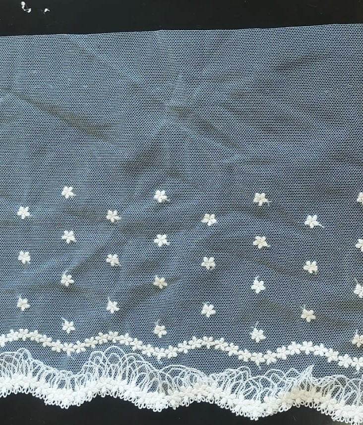 Image of embroidered lace 20 cm-ivory – available online Šarlotes audumi