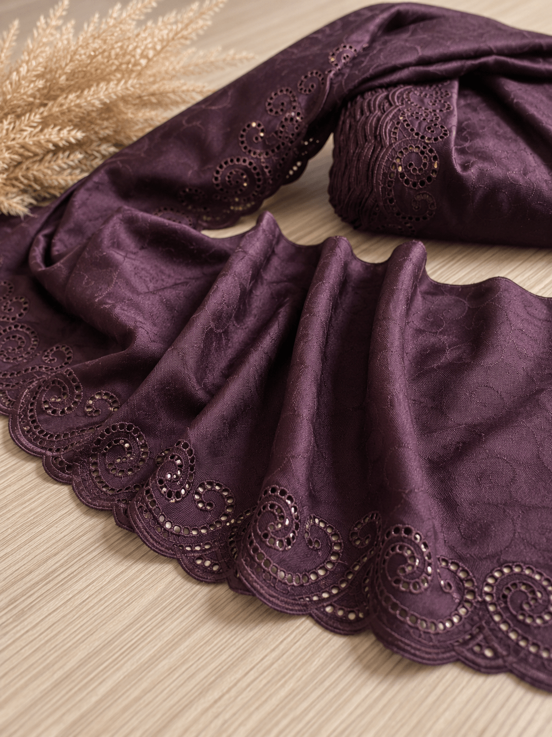 Image with embroidered lace 25 cm - dark burgundy – available at Šarlotes audumi