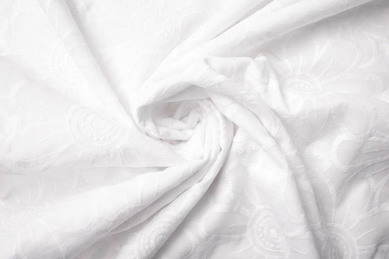 Embroidered cotton fabric - large white flowers 110 g/m²