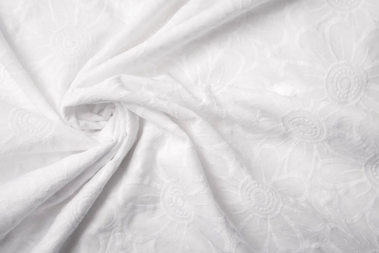 Embroidered cotton fabric - large white flowers 110 g/m²