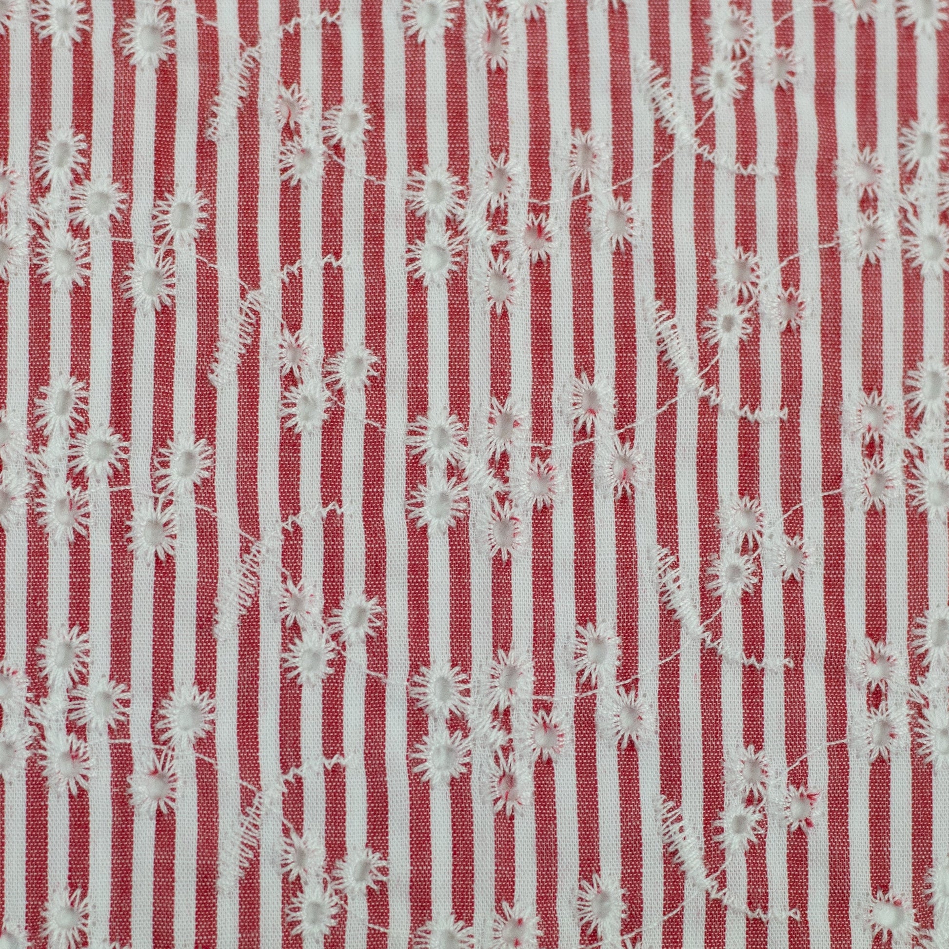 alt
Image with embroidered cotton fabric - floral motif with stripes 120 g/m² – available at Šarlotes audumi