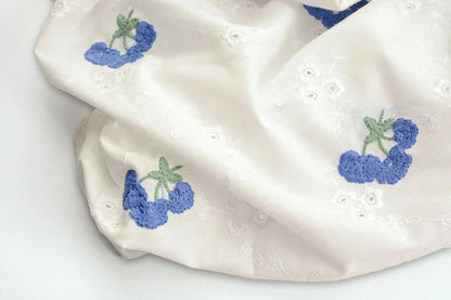 embroidered cotton fabric - blue flowers 110 g/m²