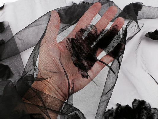Image with embroidered tulle with ginko 29 g/m² – available at Šarlotes audumi