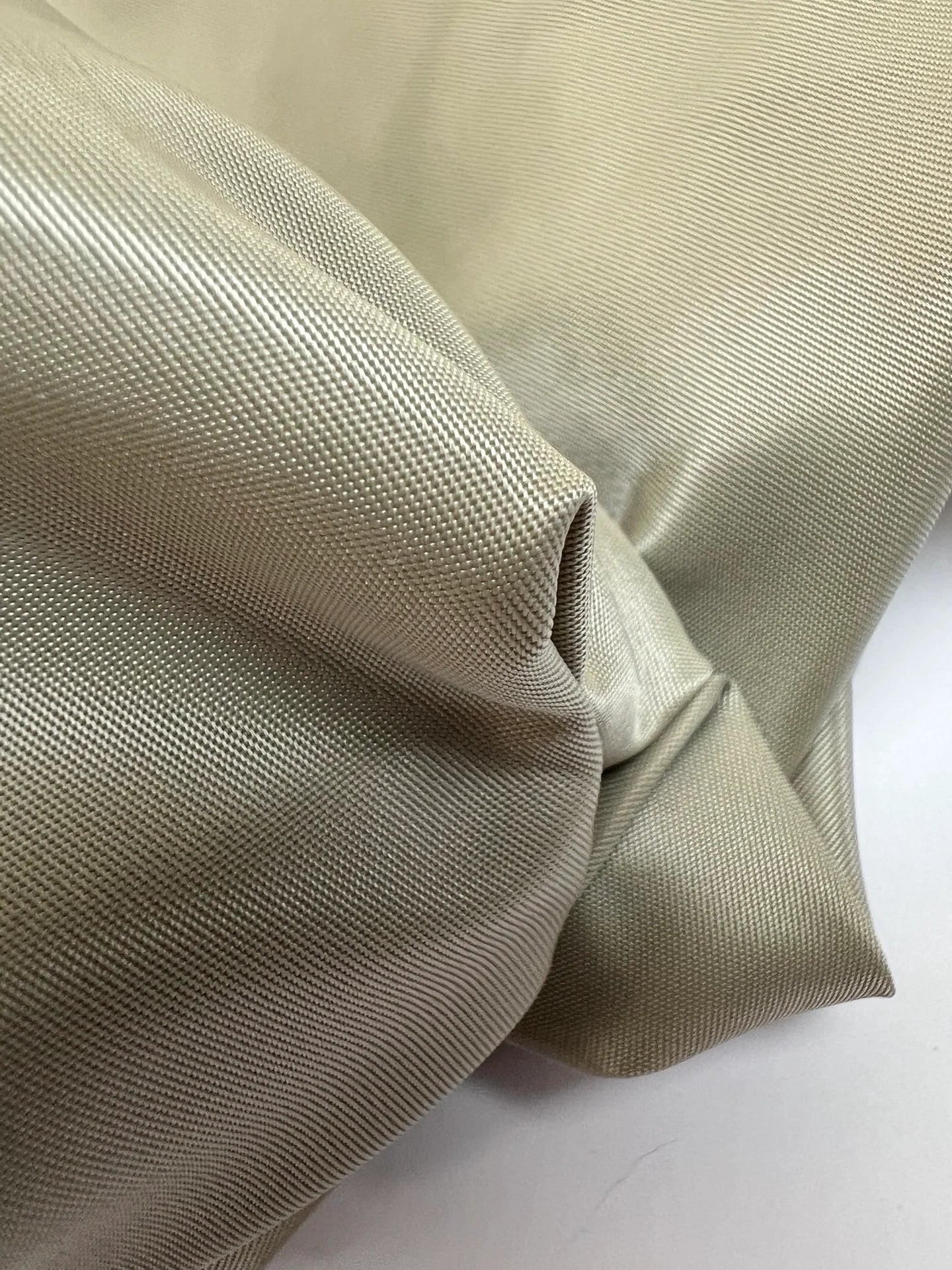 Image of Japanese satin twill fabric – grey | 100% polyamide | 200 g/m² | 125 cm – available at Šarlotes audumi