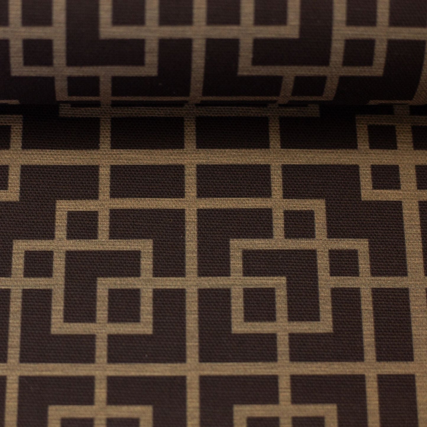 alt
Canvas fabric - geometric pattern on a brown background 220 g/m²