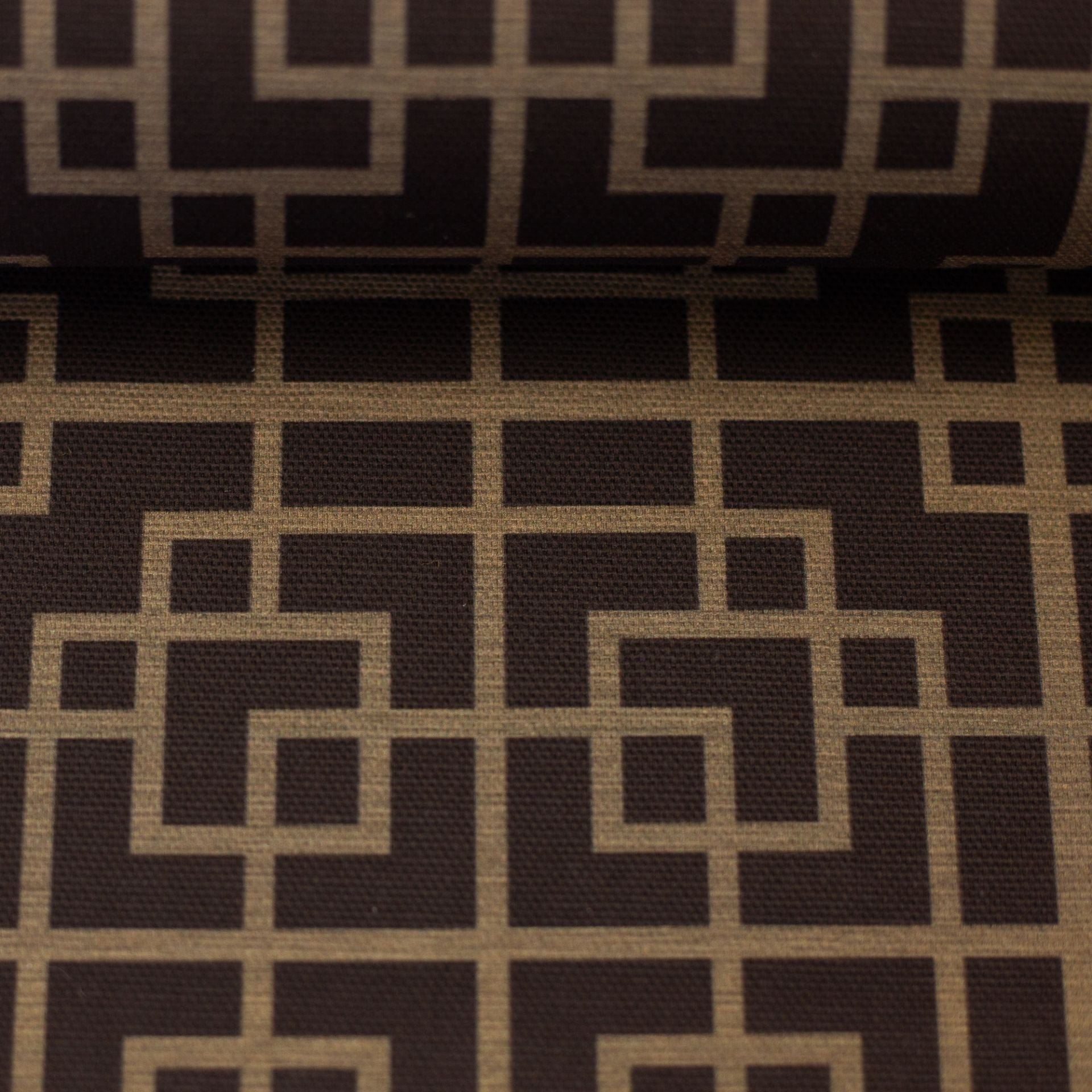 alt
Canvas fabric - geometric pattern on a brown background 220 g/m²