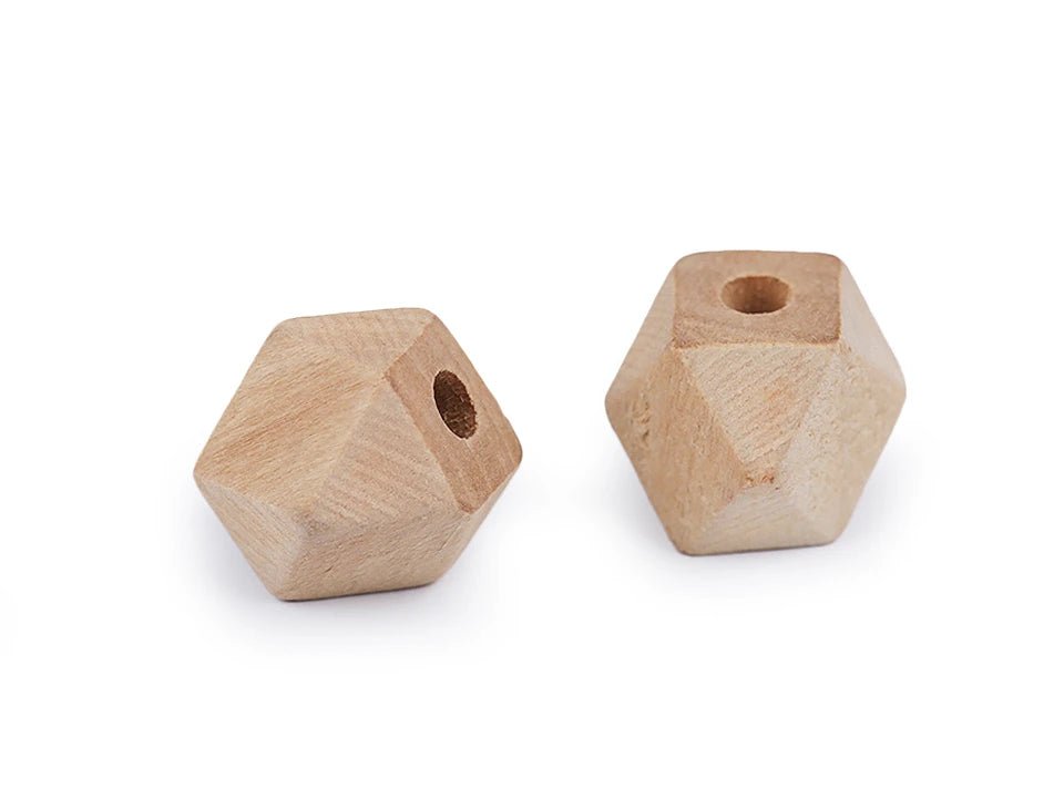 Zdjęcie z drewnianymi koralikami 12x12 mm | Naturalne, surowe drewno – dostępne w Šarlotes audumi