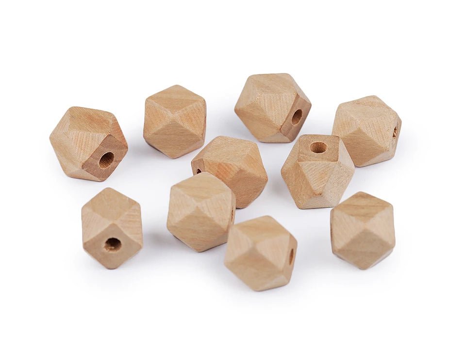 Zdjęcie z drewnianymi koralikami 12x12 mm | Naturalne, surowe drewno – dostępne w Šarlotes audumi