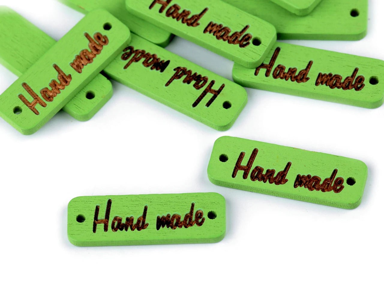 Image of wooden button decoration - green Hand Made – available at Šarlotes audumi