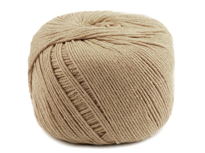 Image with cotton macramé cord 2–2.5 mm | assorted shades – available at Charlotte's Fabrics
