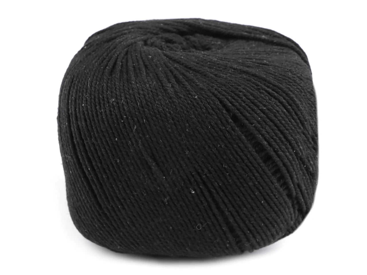Image with cotton macramé (macrame) cord 2–2.5 mm|in various shades – available at Šarlotes audumi