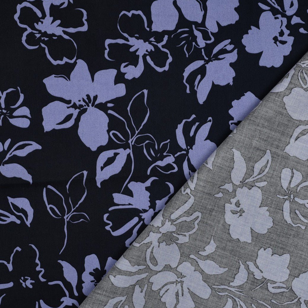 Image of cotton satin fabric with floral pattern 115 g/m² – available at Šarlotes audumi
