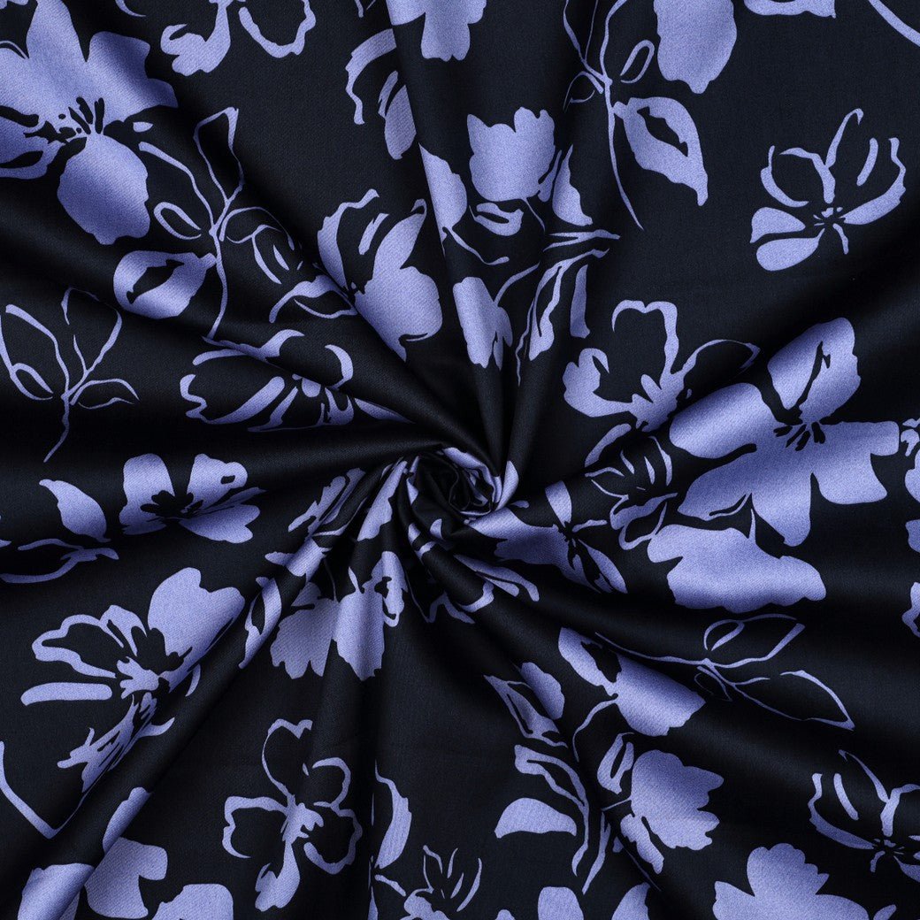 Image of cotton satin fabric with floral pattern 115 g/m² – available at Šarlotes audumi