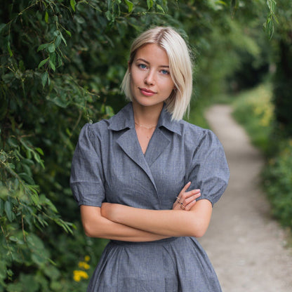 alt
Image with linen and cotton fabric in a herringbone pattern – gray with a slight green tint 170 g/m² – available at Šarlotes audumi
