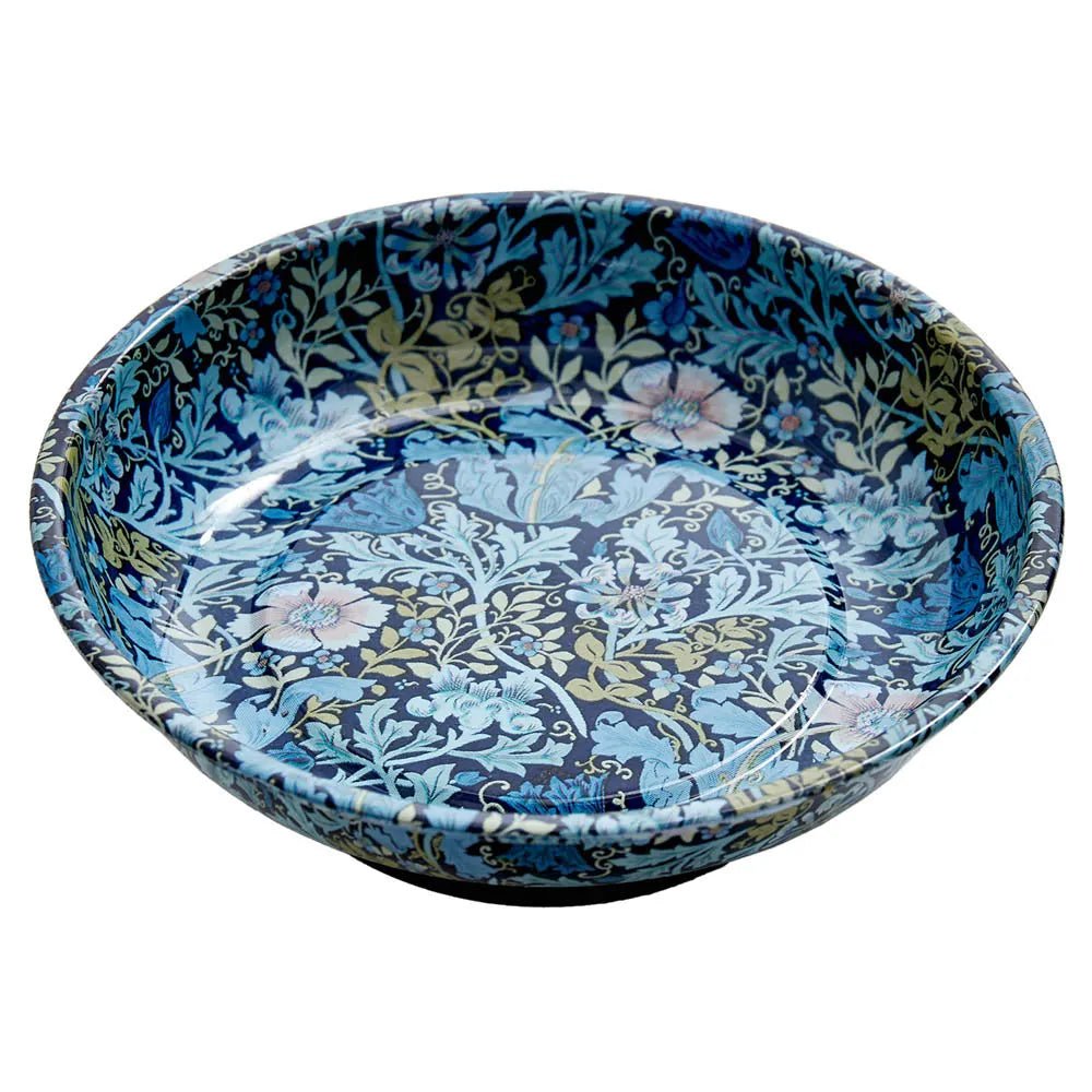 Image of a magnetic pin cushion with a floral pattern by Hobby Gift – available at Šarlotes audumi