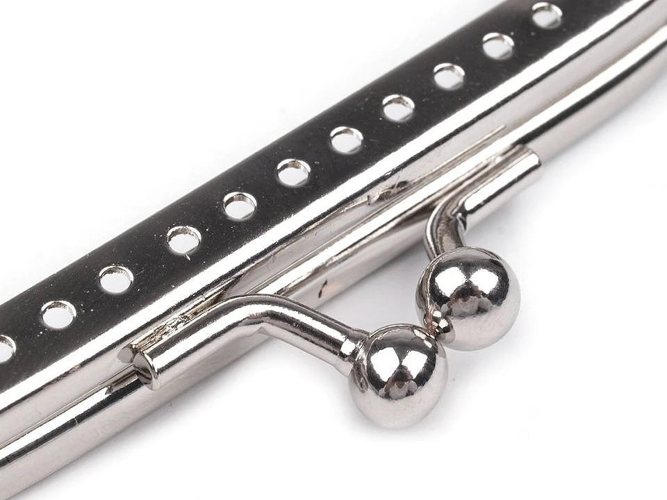 Image of a metal purse frame for sewing, 7.5 × 8 cm – available at Šarlotes audumi
