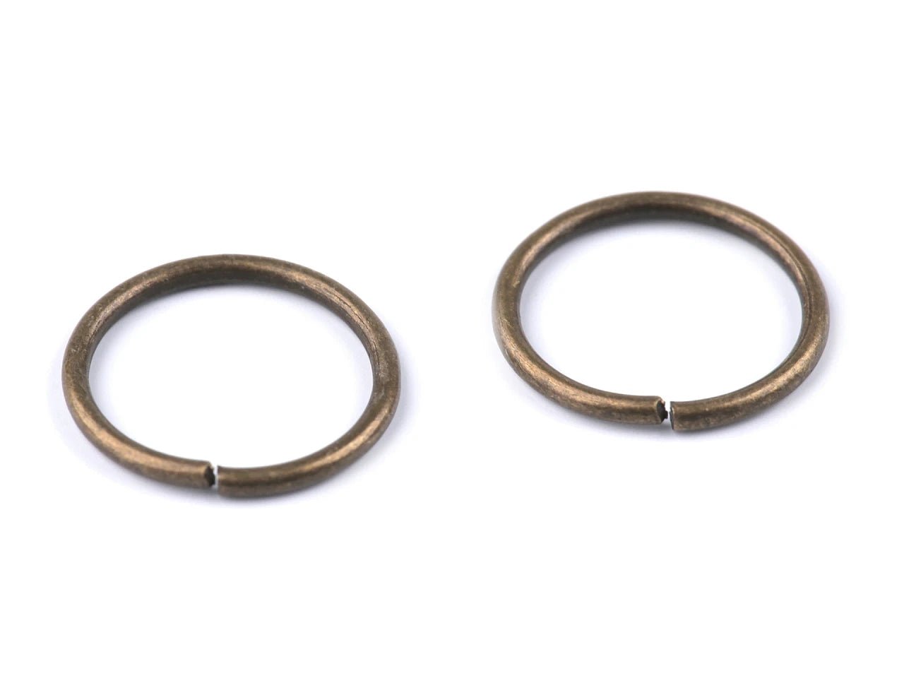 Obraz z metalowym pierścieniem łączącym Ø12 mm – dostępny online w tkaninach Charlotte
