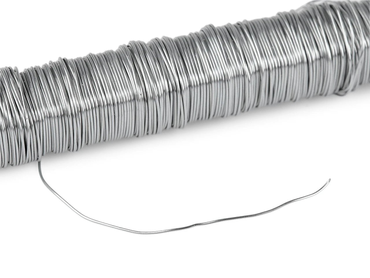 alt
Image with metal wire Ø0.5 mm – 45g – available at Charlotte’s Fabrics