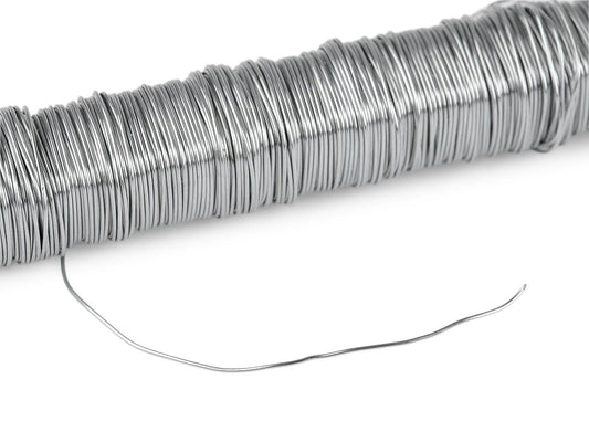 alt
Image with metal wire Ø0.5 mm – 45g – available at Charlotte’s Fabrics
