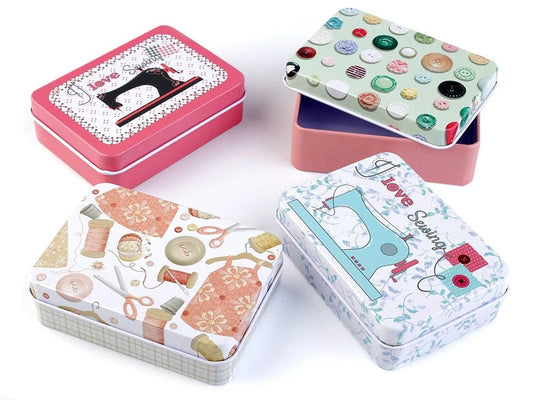 Image of a metal sewing box – available at Šarlotes audumi