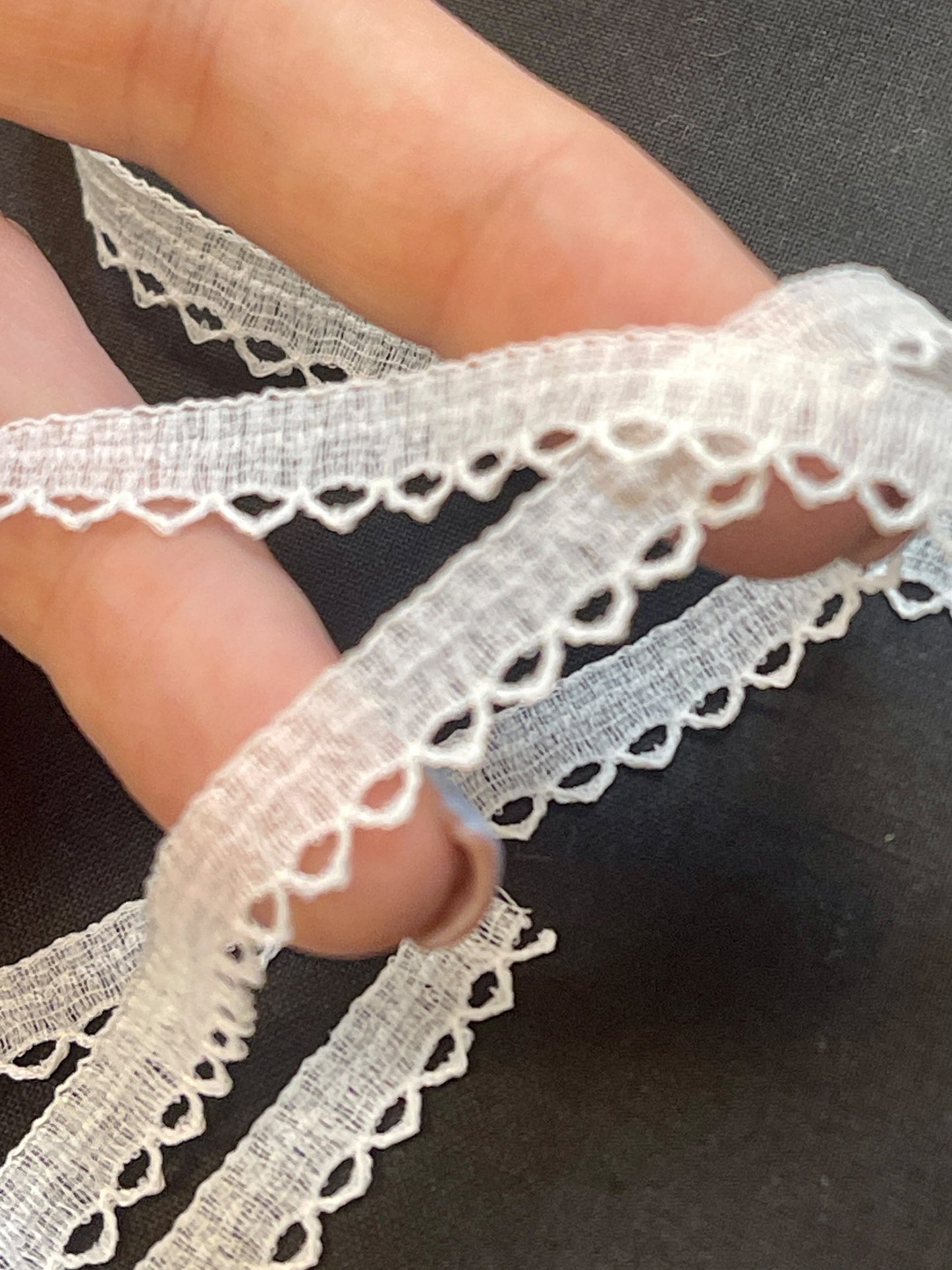 Image with Lace 1 cm-white – available online at Šarlotes audumi