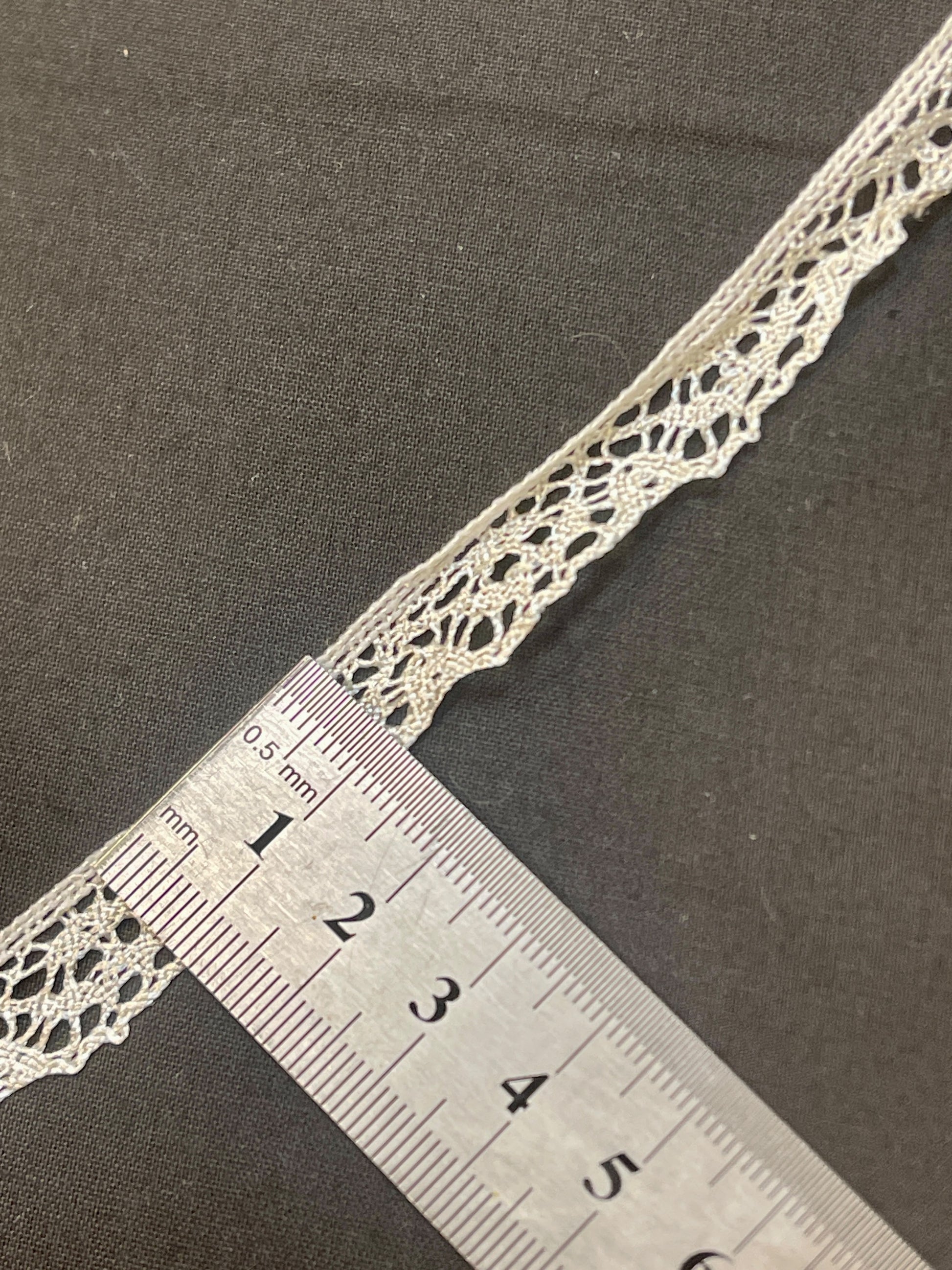 Lace 1.3 cm, champagne – available online at Charlotte Fabrics