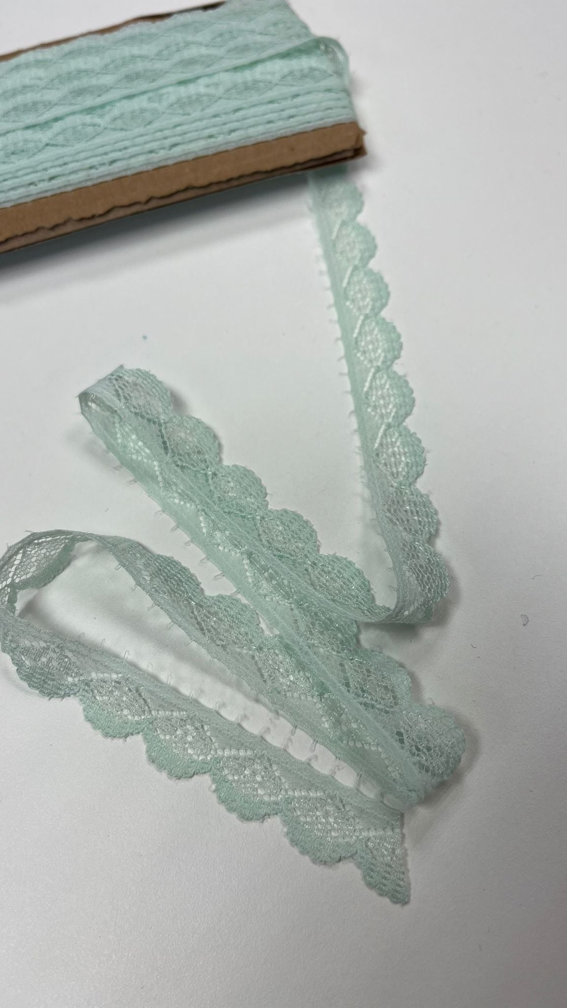 Zdjęcie z koronką 1,4 cm – jasny miętowy, dostępne online Šarlotes audumi