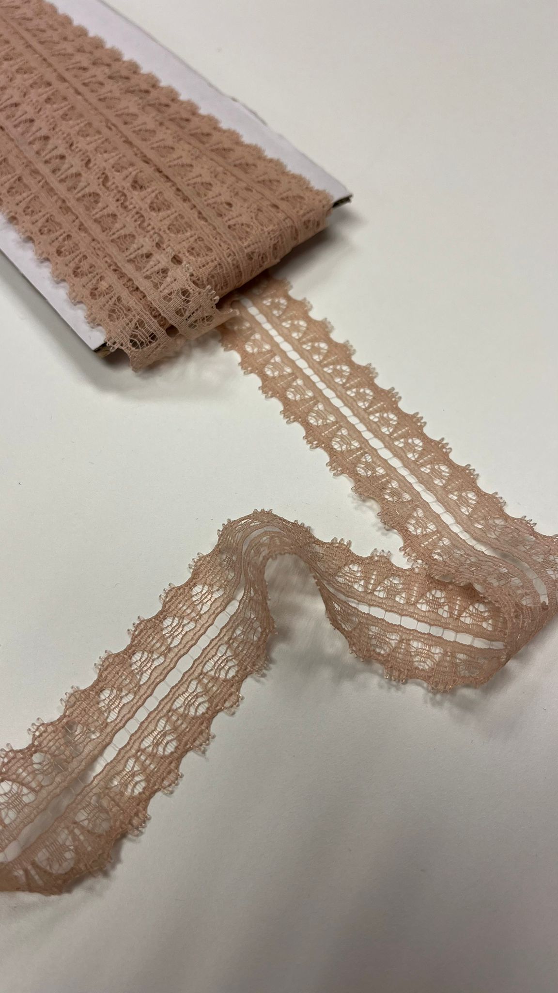 Zdjęcie z koronką 3 cm–nude (kolor skóry) – dostępne online w Šarlotes audumi