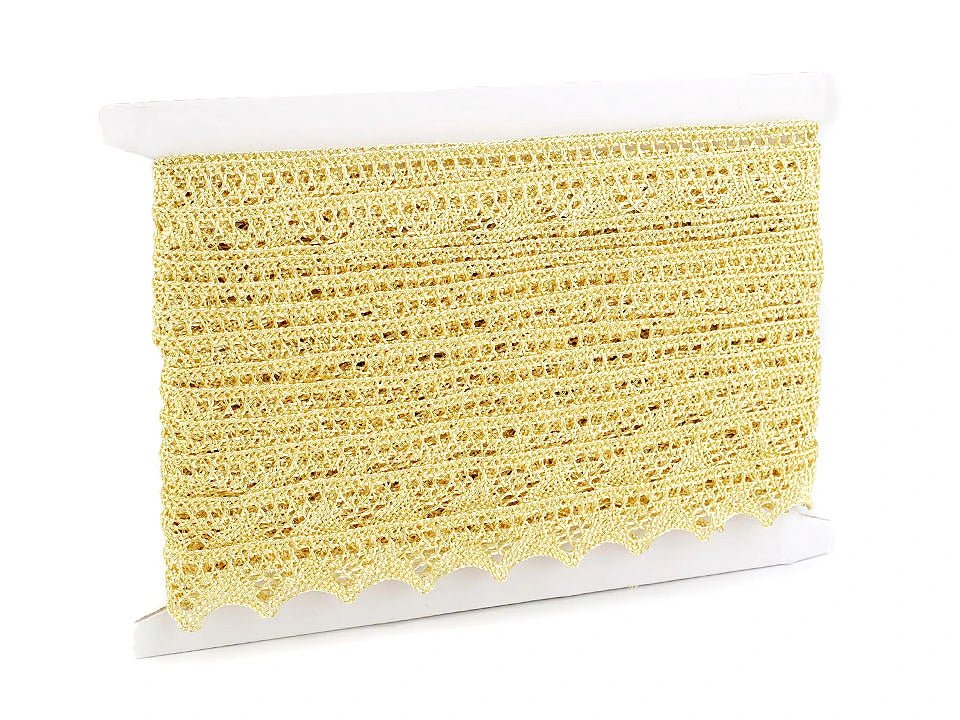 Zdjęcie koronki – złota 2 cm – dostępne w Šarlotes audumi