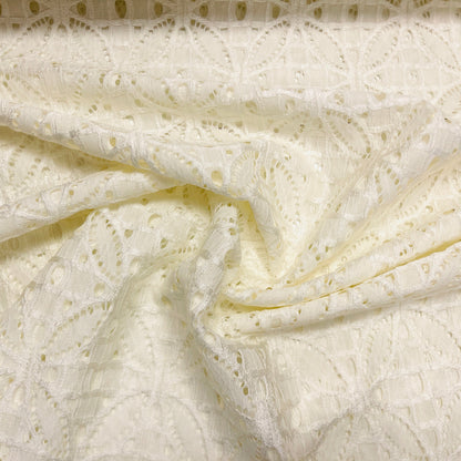 Mežģīņu audums - piena balts 150 g/m²