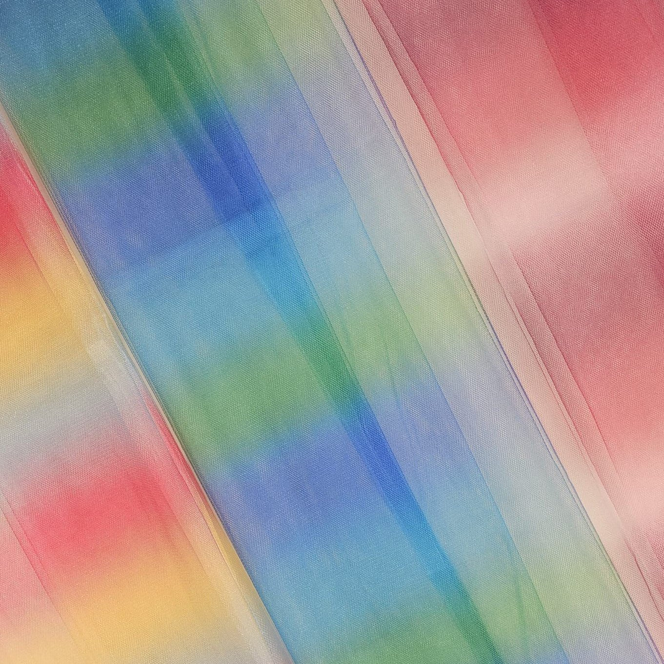 alt
Image of soft ombré tulle in fuchsia/pink, 15 g/m² – available at Šarlotes audumi