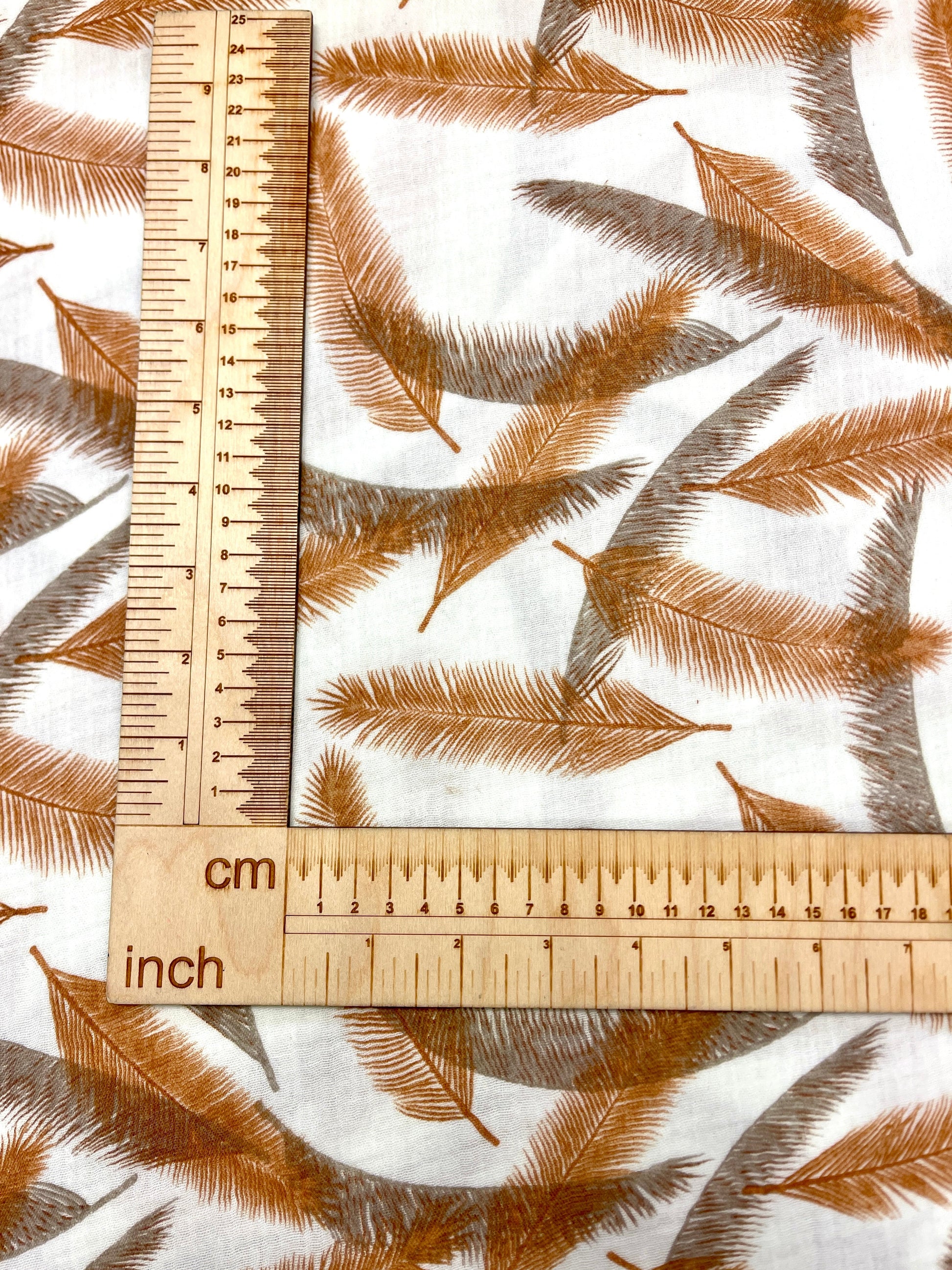 alt
Image with Muslin - orange and grey feathers 140 g/m² – available at Charlotte's Fabrics