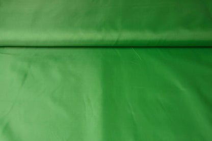 Image with Odere fabric - apple green 55 g/m² – available at Šarlotes audumi