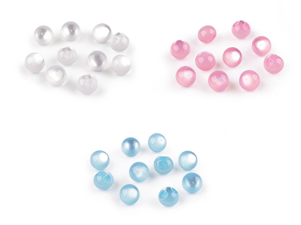 alt
Image with sew-on pearl / “cat’s eye” buttons, 11 mm – available at Charlotte Fabrics