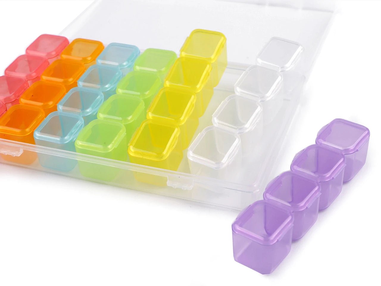 Attēls ar Plastmasas organizators ar 28 nodalījumiem – pieejams Šarlotes audumi