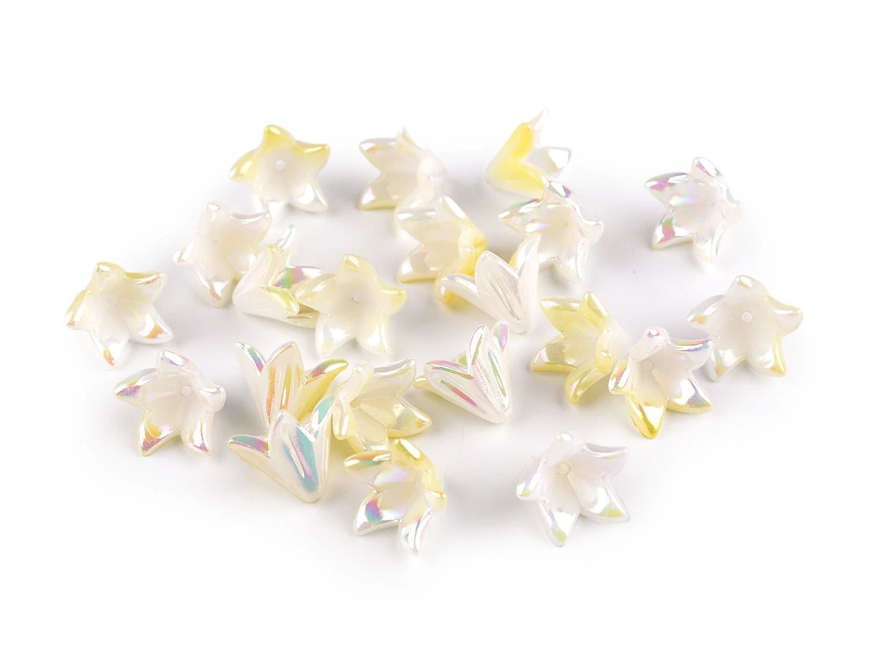 Attēls ar Plastmasas pērlītes zieda formā ar perlamutra efektu 12×16 mm, 20 gab. – pieejams internetā Šarlotes audumi