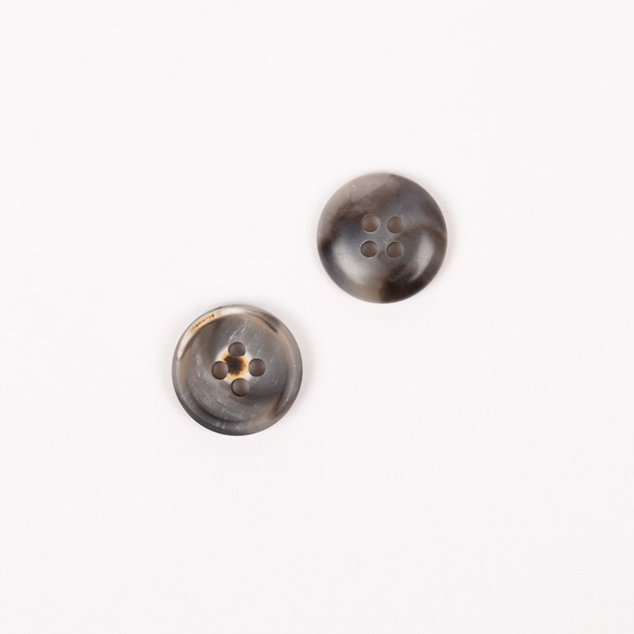 Image of 15 mm grey plastic buttons – available at Šarlotes audumi