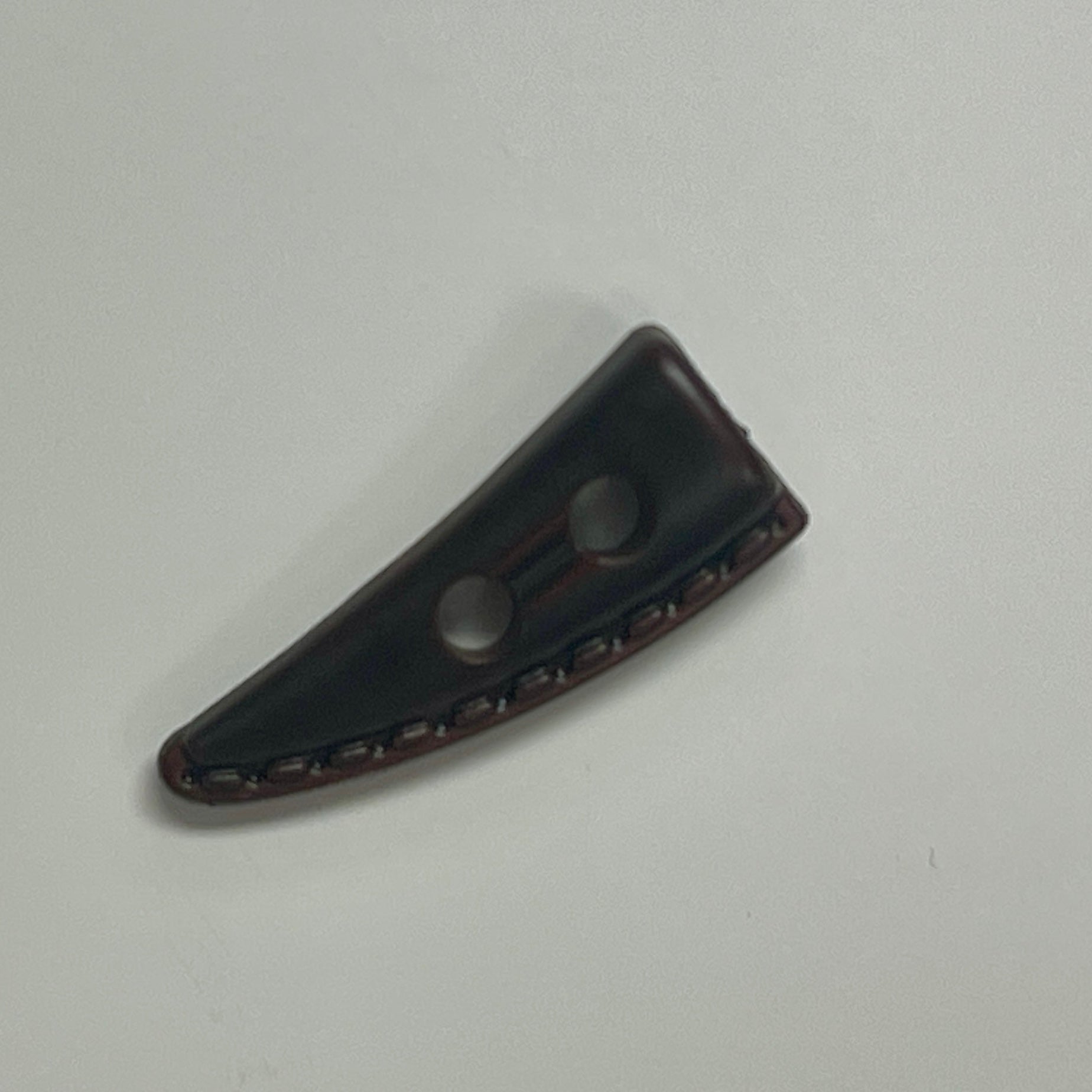 Brązowe plastikowe guziki 30 mm