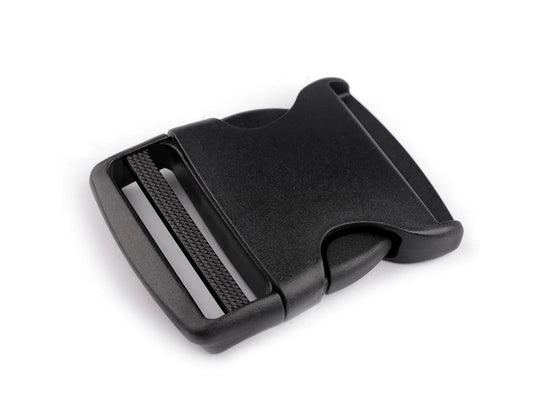 Zdjęcie z plastikową klamrą (side release buckle) 50 mm – dostępne w Šarlotes audumi