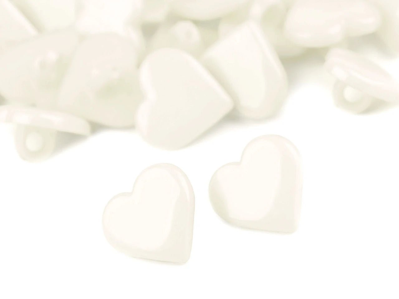 Shank buttons 15 mm - cream-colored