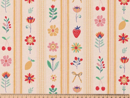 Zdjęcie z tkaniną premium z 100% bawełny – ornamenty w liniach 115 g/m² – dostępne w Šarlotes audumi