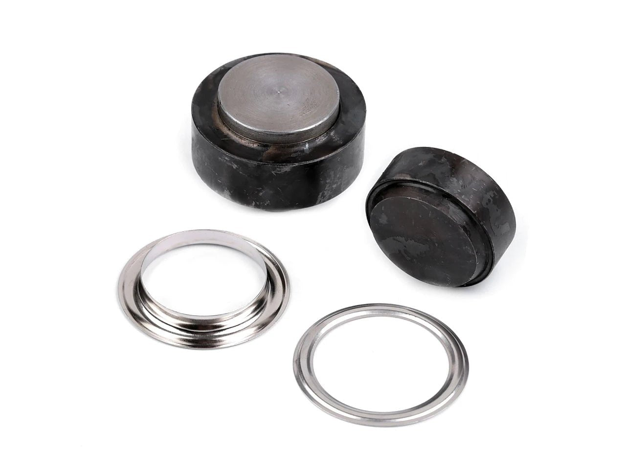 alt
Image with press stud caps, eyelets, louvers Ø35 mm – available at Šarlotes audumi