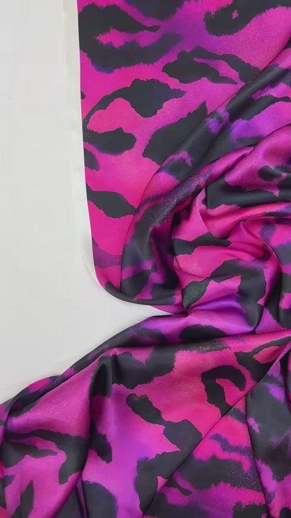 100% Silk Satin Pattern on Fuchsia Background 80 g/m²